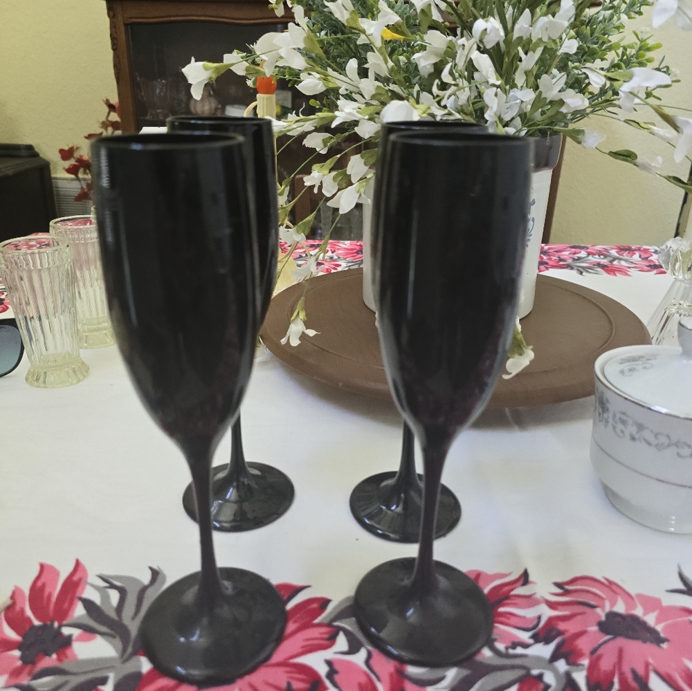 Vintage amethyst black Libbey champagne flutes set of 4